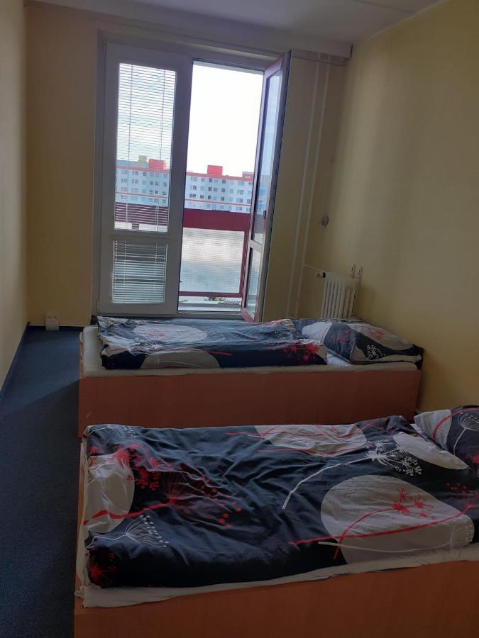 Km House Cerny Most Hostel Prague Ngoại thất bức ảnh