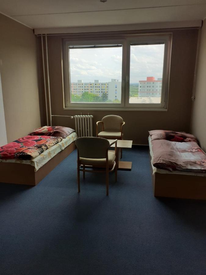Km House Cerny Most Hostel Prague Ngoại thất bức ảnh