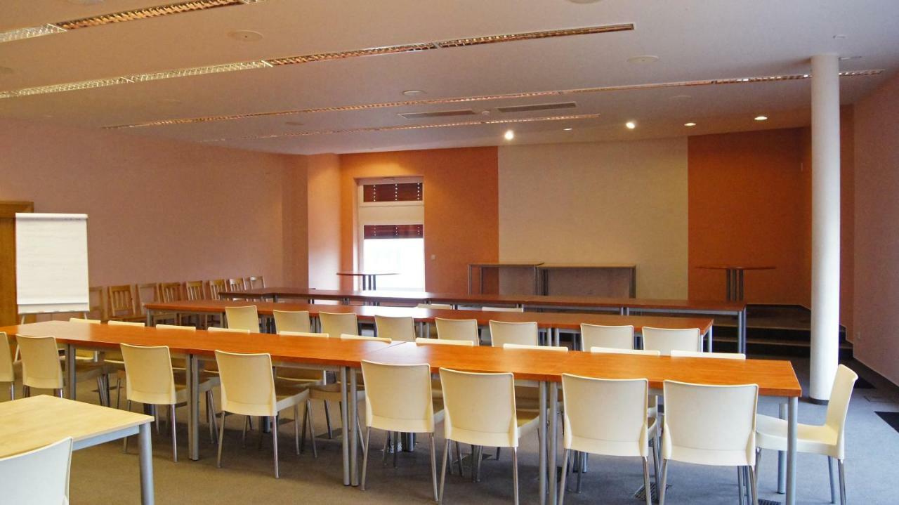Km House Cerny Most Hostel Prague Ngoại thất bức ảnh