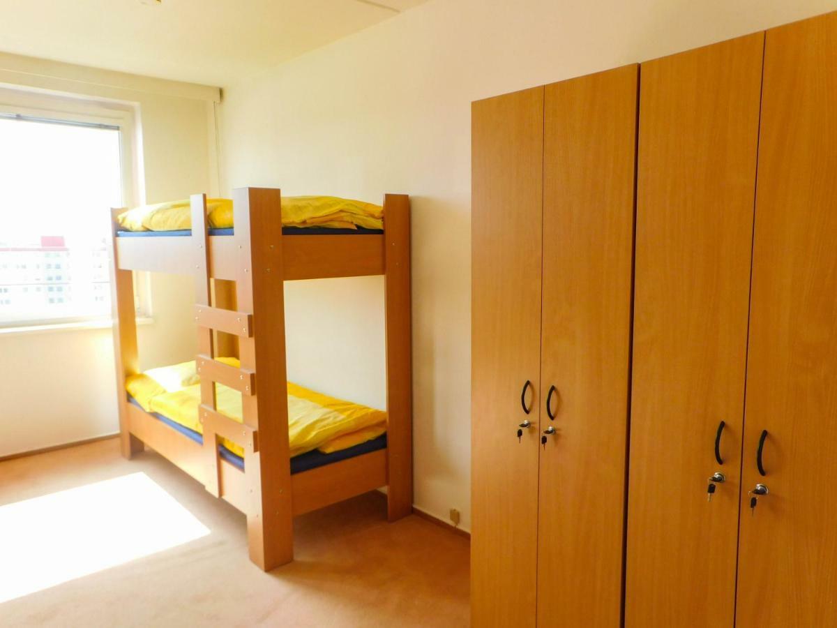 Km House Cerny Most Hostel Prague Ngoại thất bức ảnh