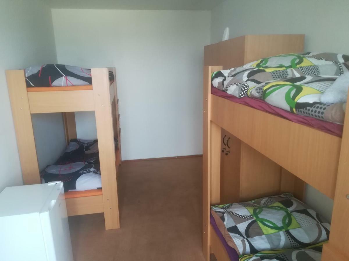 Km House Cerny Most Hostel Prague Ngoại thất bức ảnh