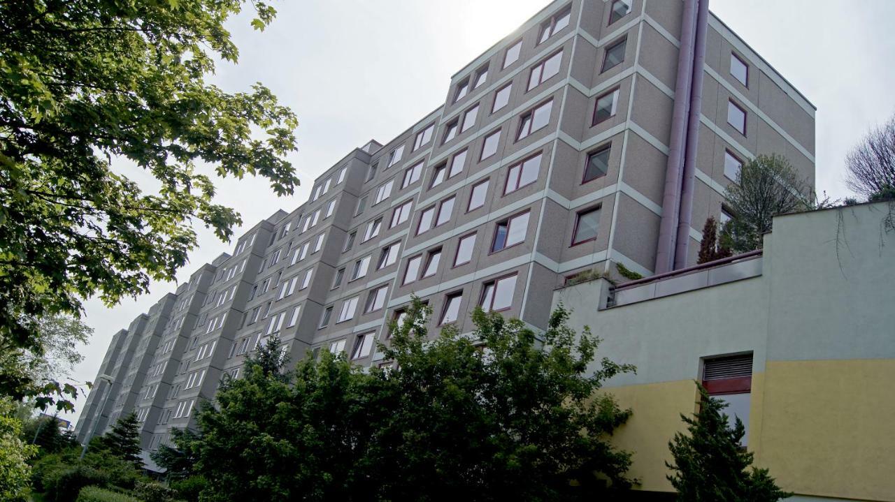 Km House Cerny Most Hostel Prague Ngoại thất bức ảnh