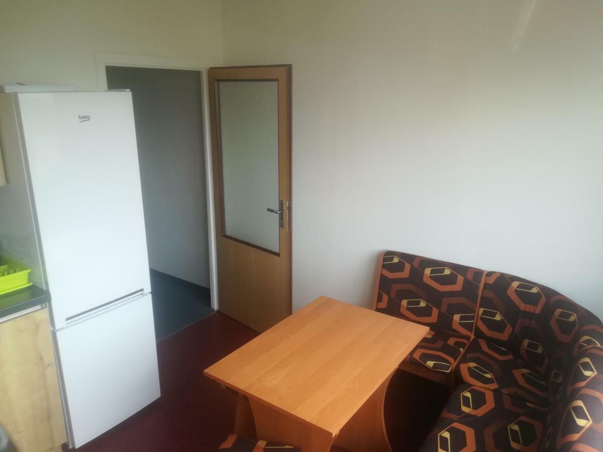 Km House Cerny Most Hostel Prague Ngoại thất bức ảnh