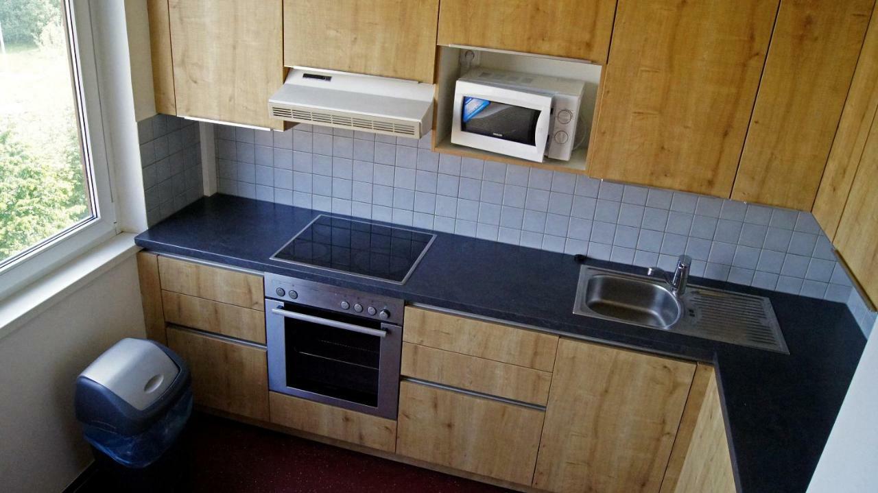 Km House Cerny Most Hostel Prague Ngoại thất bức ảnh